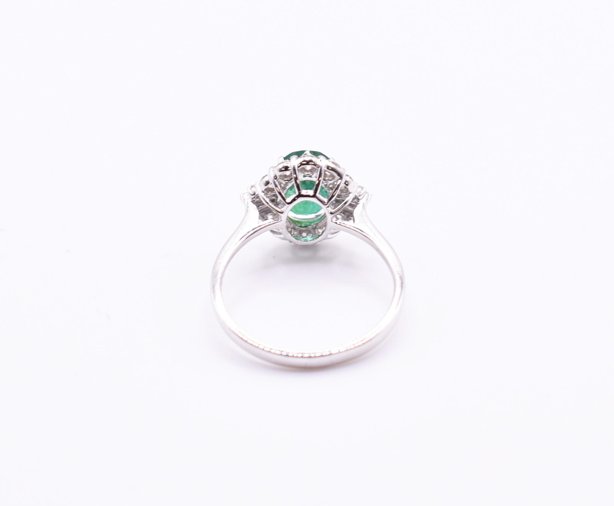 Women's 18k White Gold Emerald & Diamond Ring For Sale