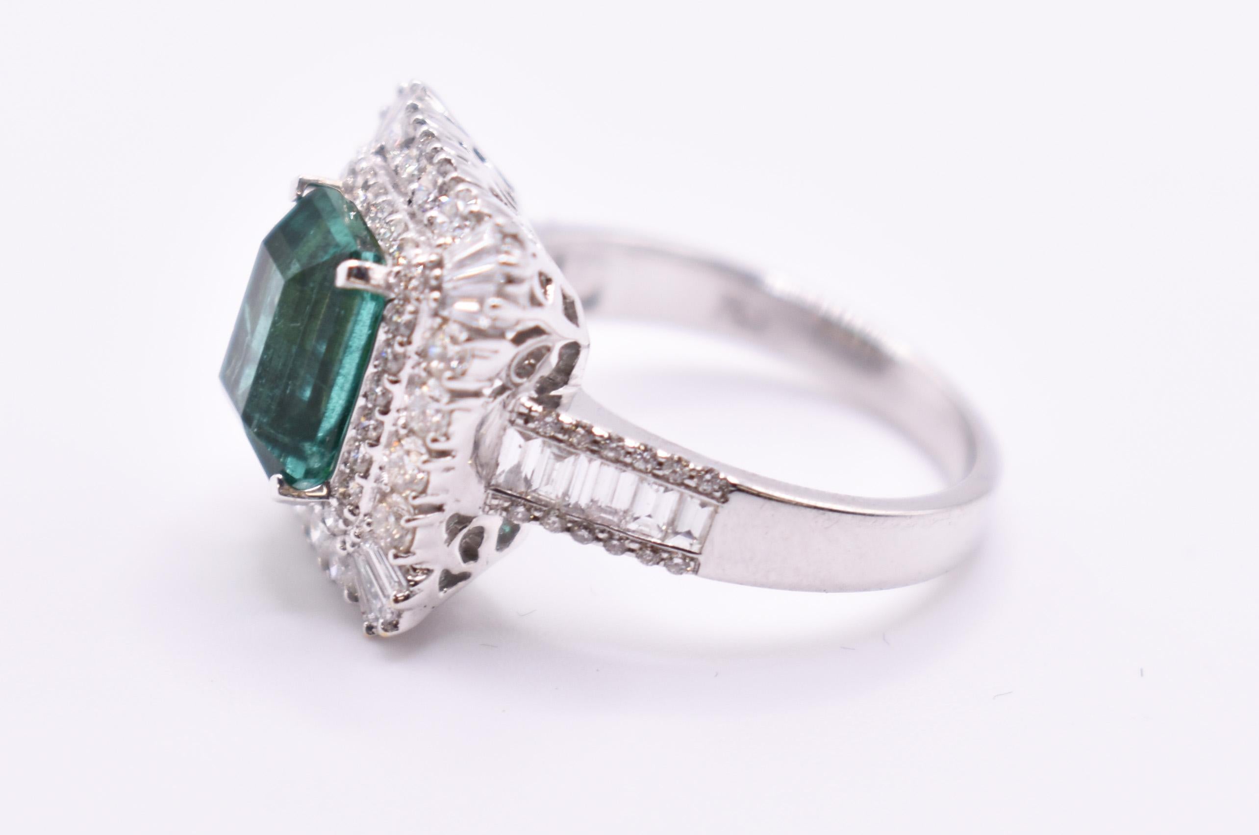 Women's 18k White Gold Emerald & Diamond Ring For Sale