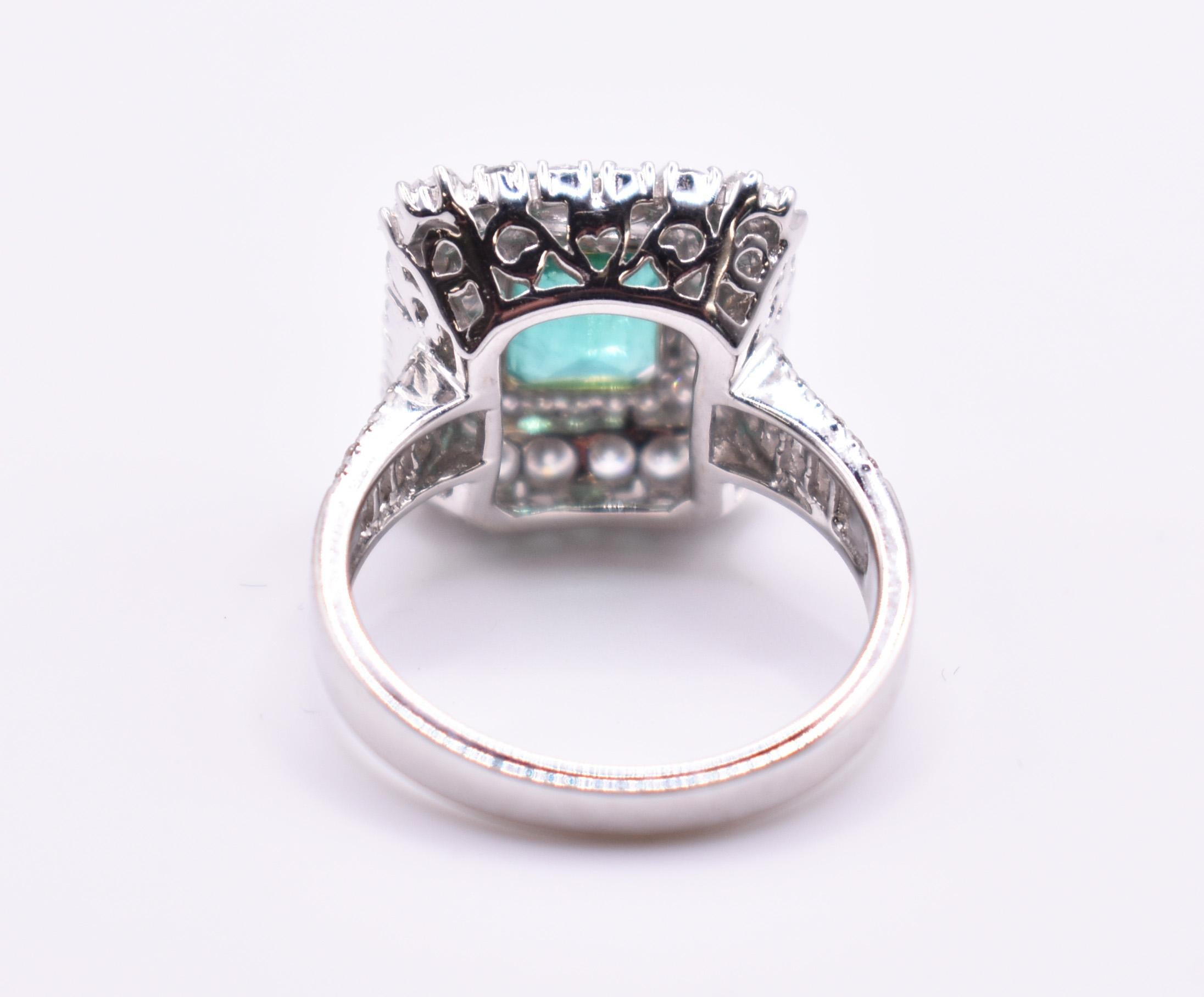 18k White Gold Emerald & Diamond Ring For Sale 1
