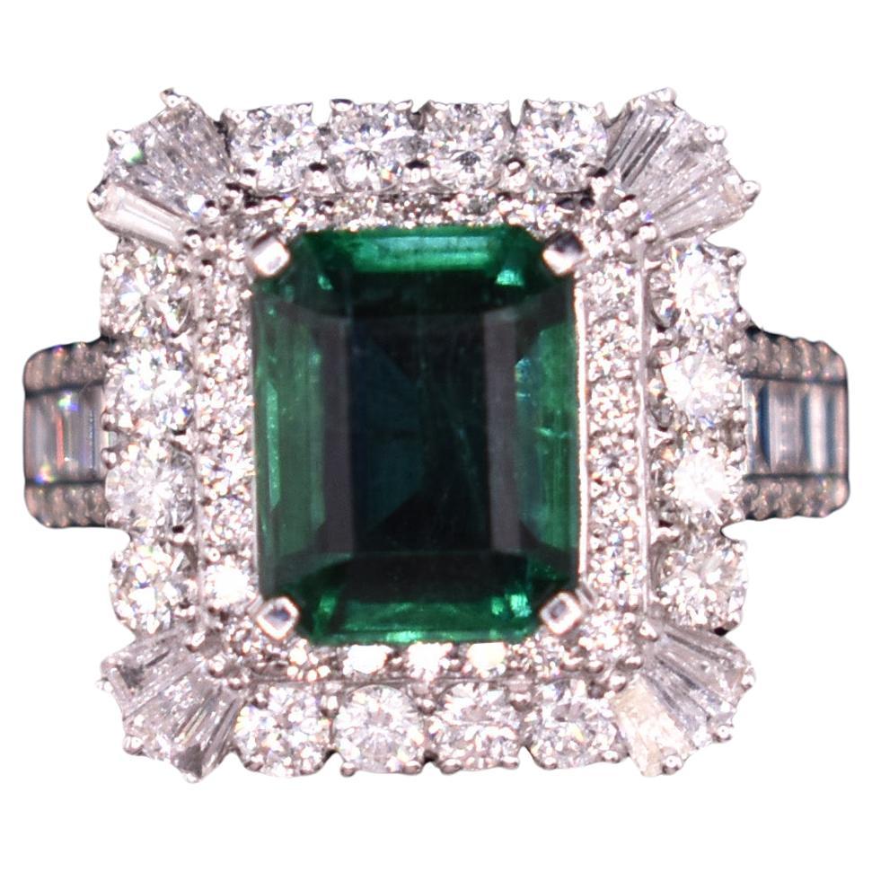 18k White Gold Emerald & Diamond Ring For Sale