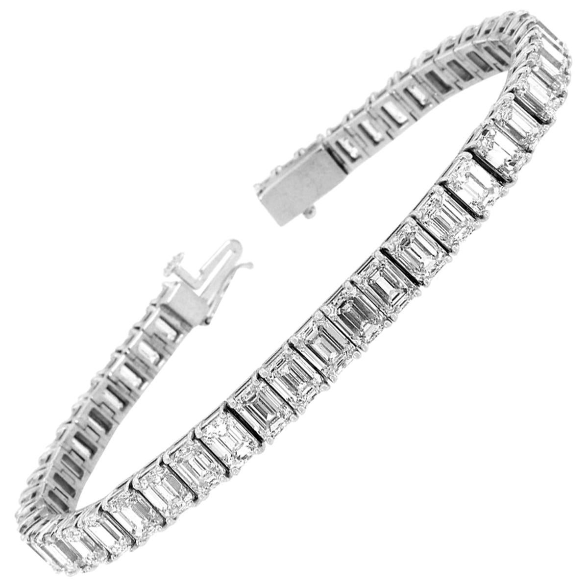 Bracelet tennis en or blanc 18 carats avec émeraudes et diamants 20 1/2 carats tw