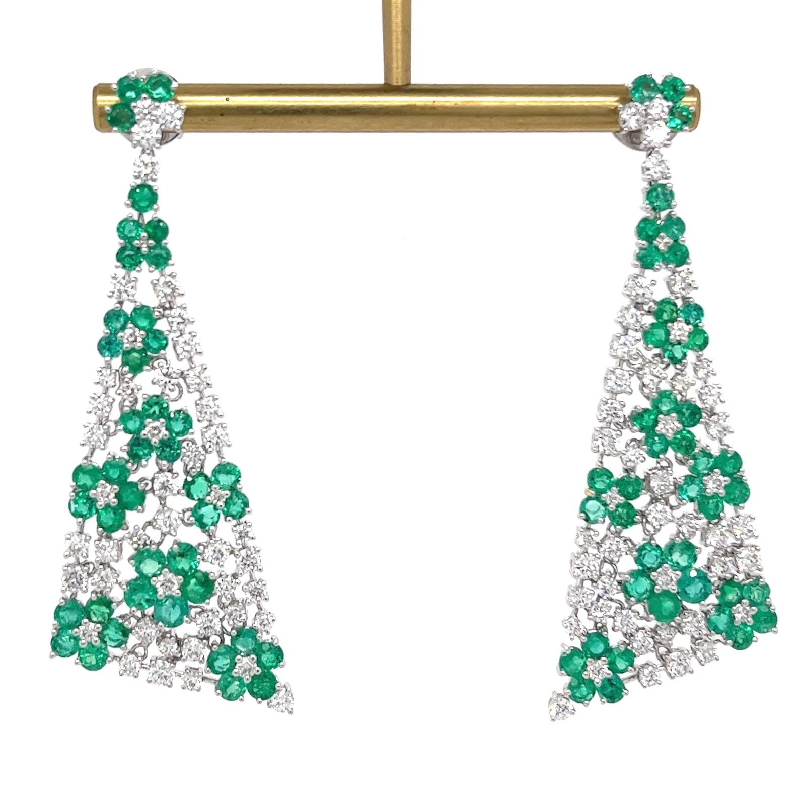 Modern 18K White Gold Emerald Drop Earrings with Diamonds For Sale
