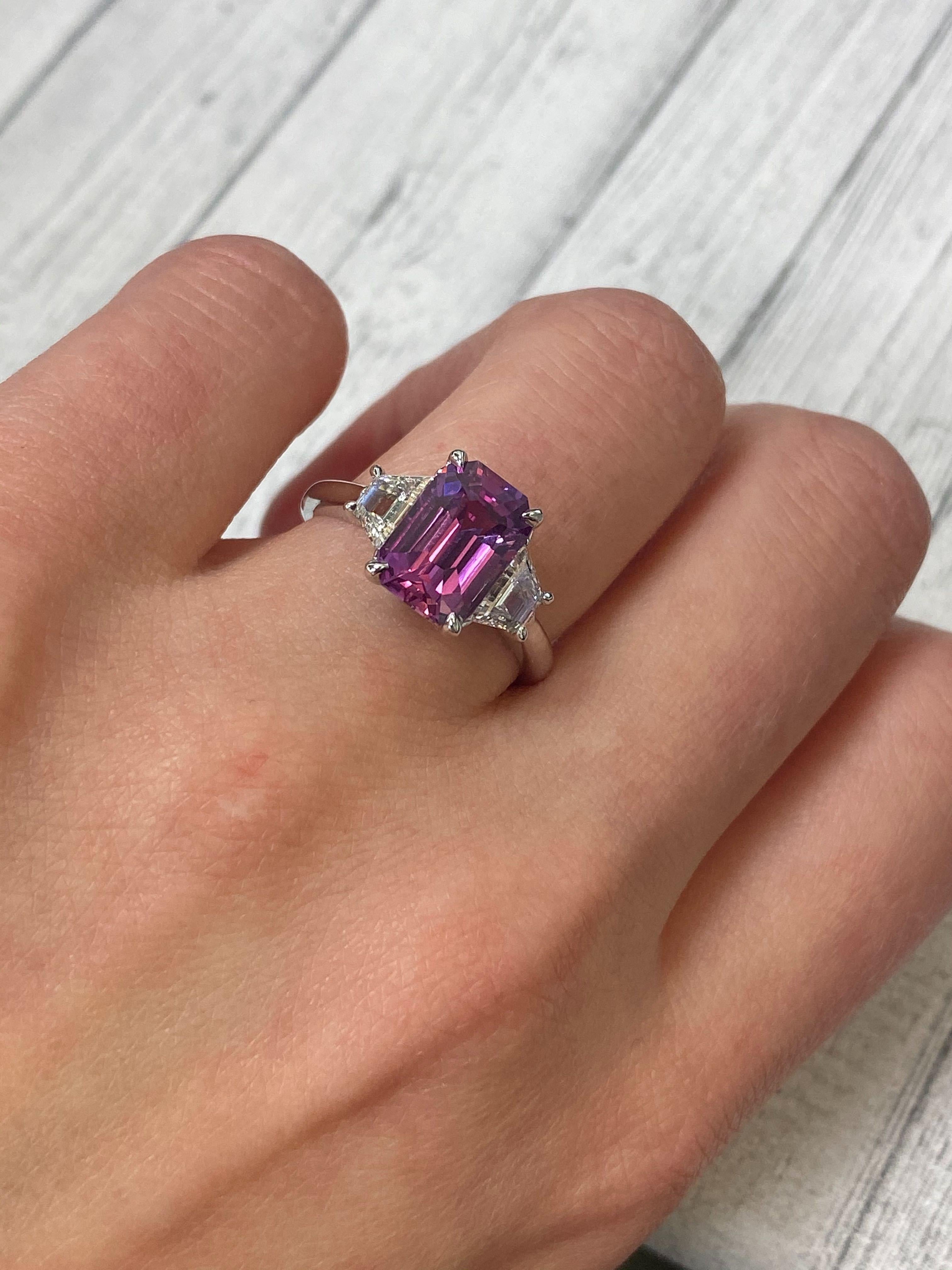 Modern 18 Karat White Gold Emerald Pink Sapphire Diamond Engagement Ring