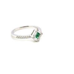 18k White Gold Emerald Princess Cut Cts 0.20 Diamond Engagement Ring
