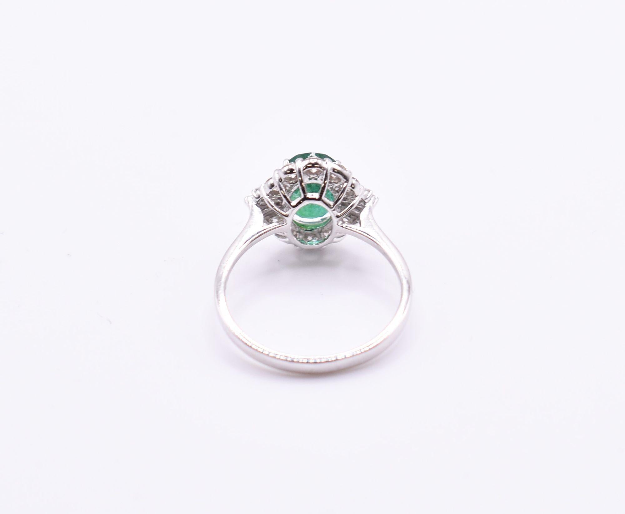 Contemporary 18K White Gold Emerald Ring For Sale