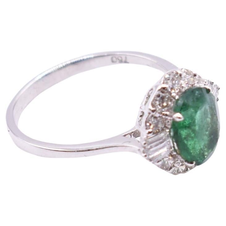 18K White Gold Emerald Ring