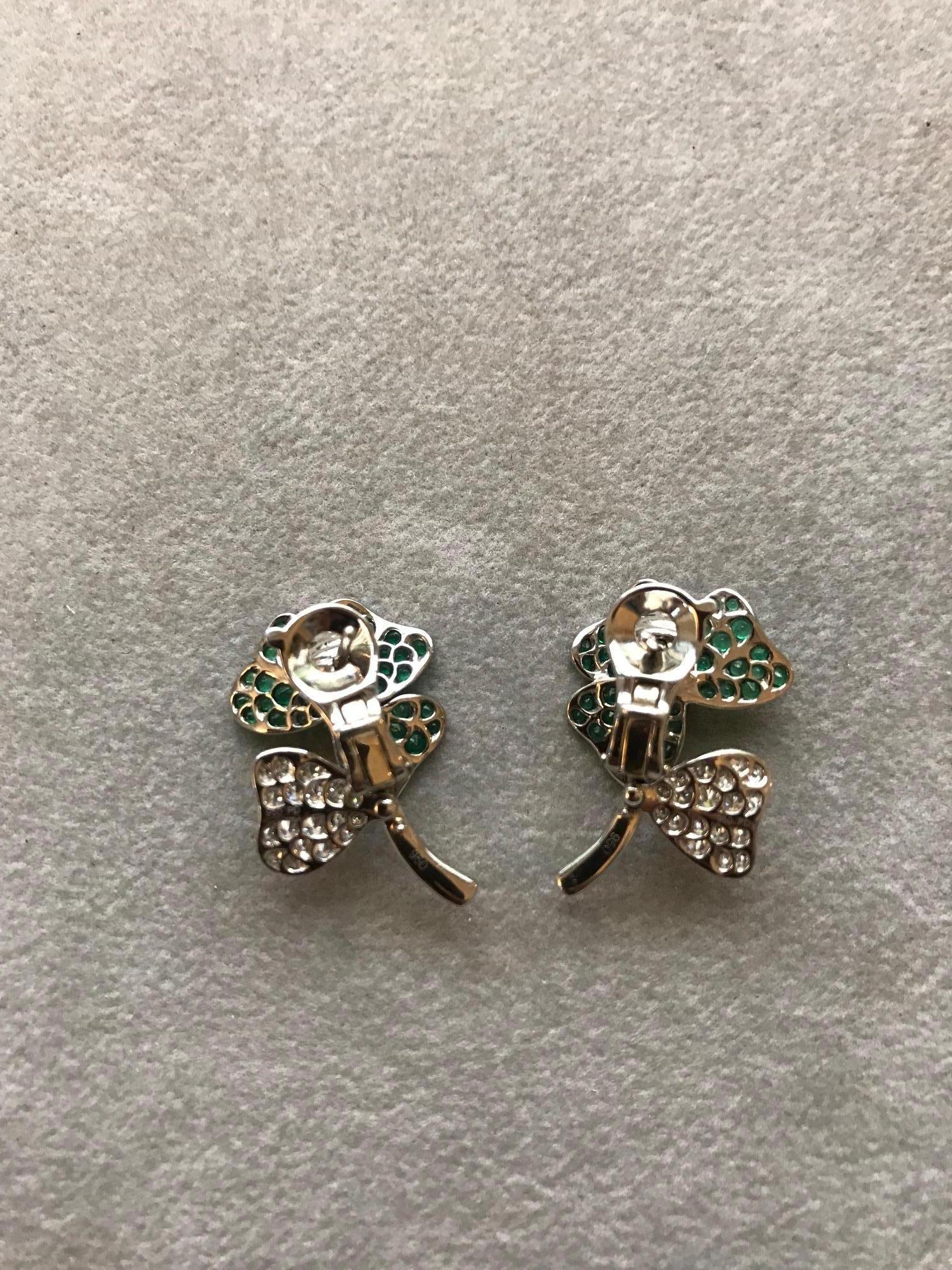 Moderno Oro bianco 18k  Smeraldi  Orecchini con diamante bianco AENEA Jewellery in vendita
