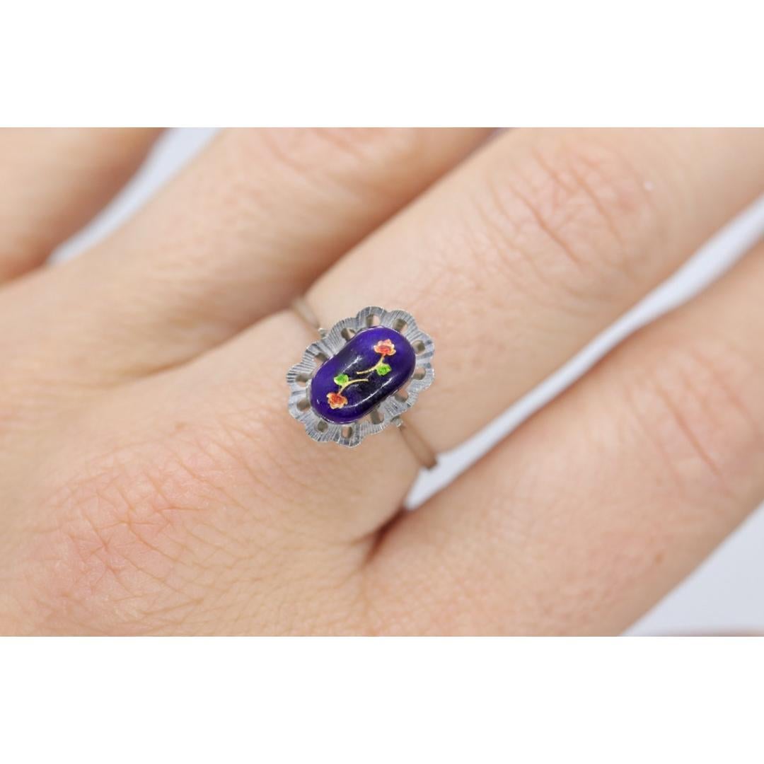 18k White Gold Enamel Ring. Tiny Roses painted enamel ring. For Sale 7