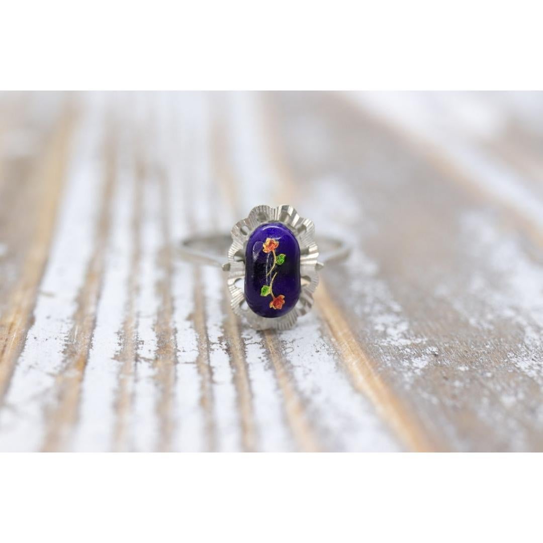 18k White Gold Enamel Ring. Tiny Roses painted enamel ring. For Sale 4