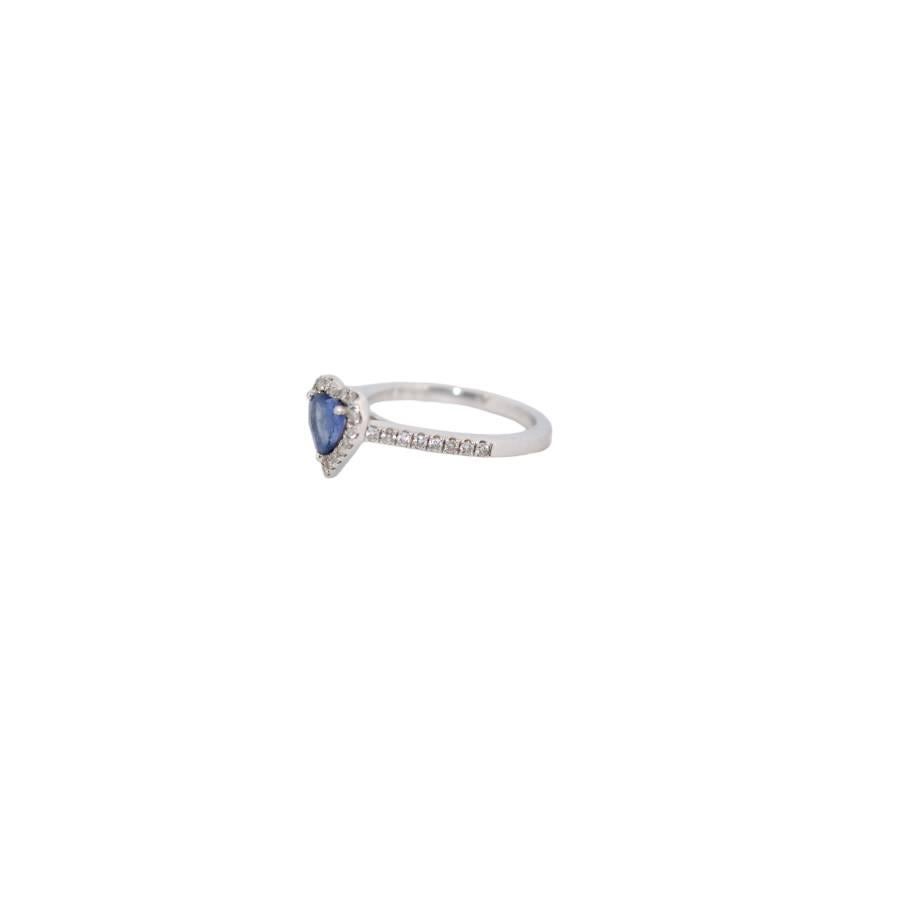 18K Weißgold Verlobungsring mit Saphir und natürlichen Diamanten (Brillantschliff) im Angebot