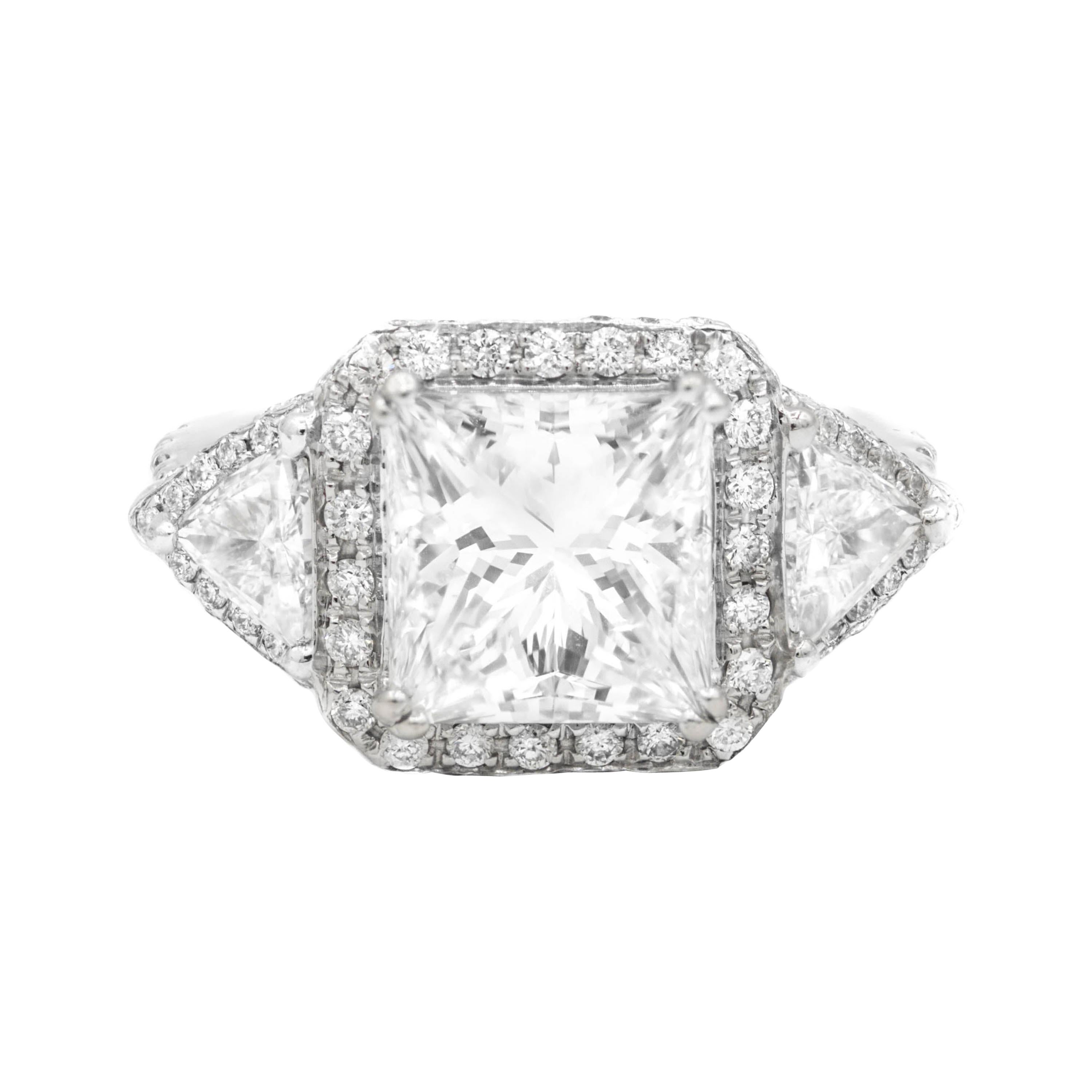 18k White Gold Engagemend Ring with Diamonds
