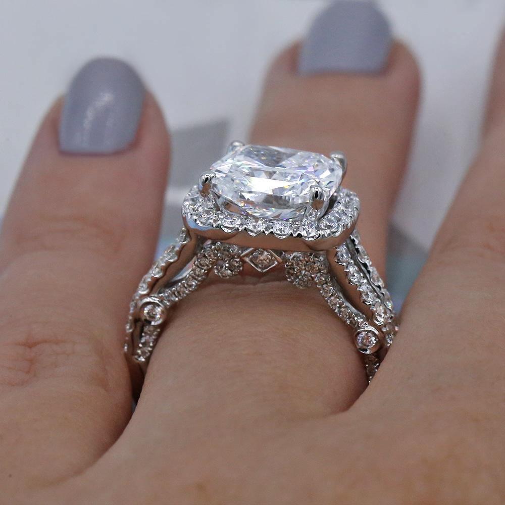 Im Angebot: 18 Karat Weißgold Verlobungsring mit Diamanten 6,48 Karat () 3