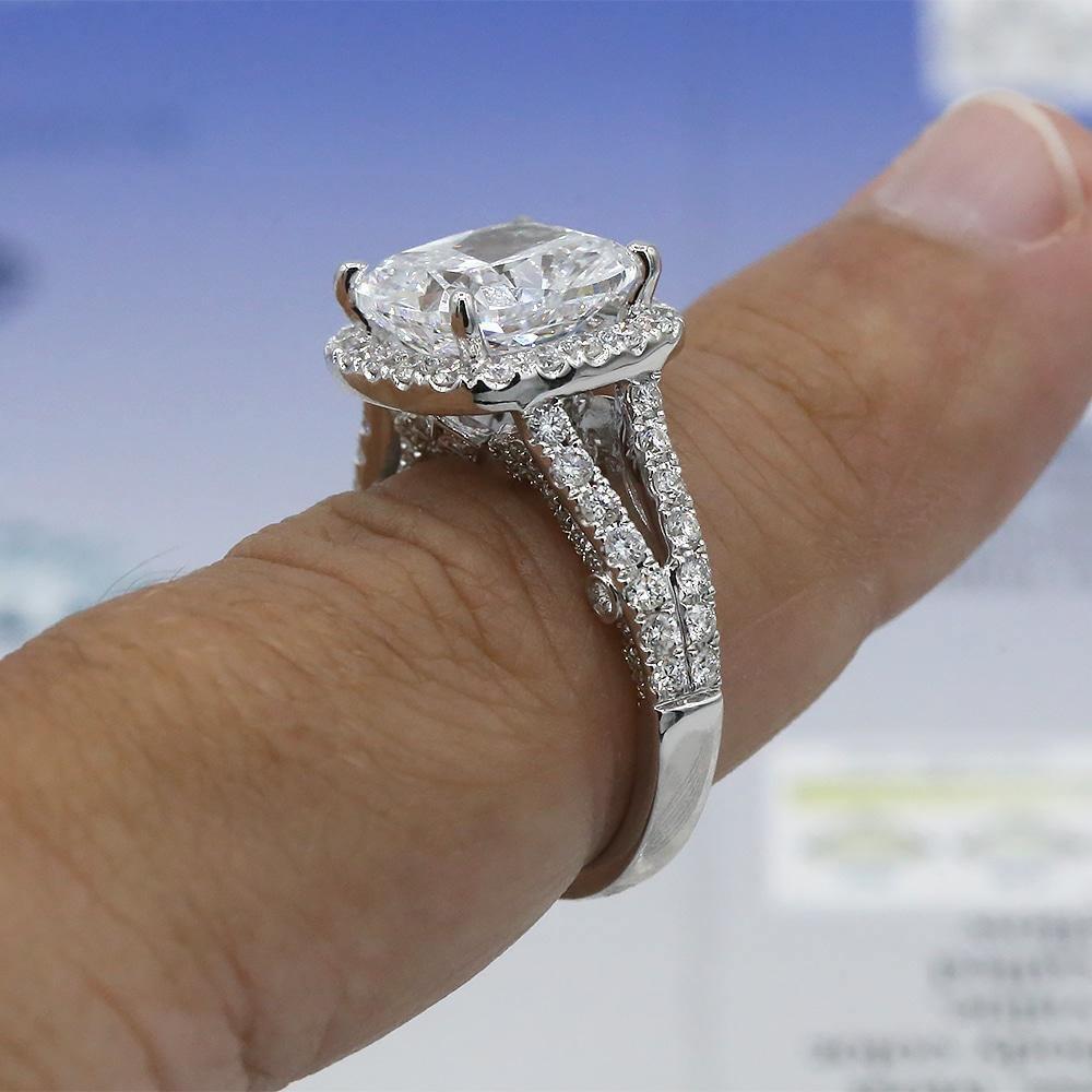 Im Angebot: 18 Karat Weißgold Verlobungsring mit Diamanten 6,48 Karat () 4