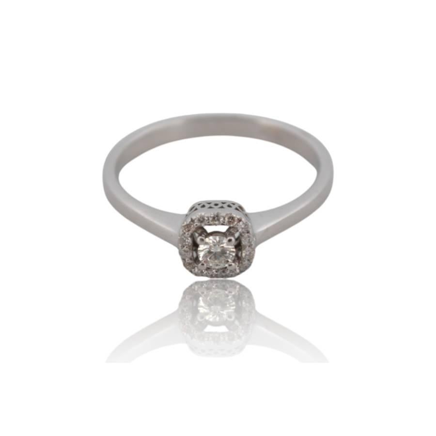 Verlobungsring aus 18 Karat Weißgold mit Diamanten im Zustand „Hervorragend“ im Angebot in București, București