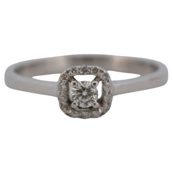 18K White Gold Engagement Ring with Diamonds