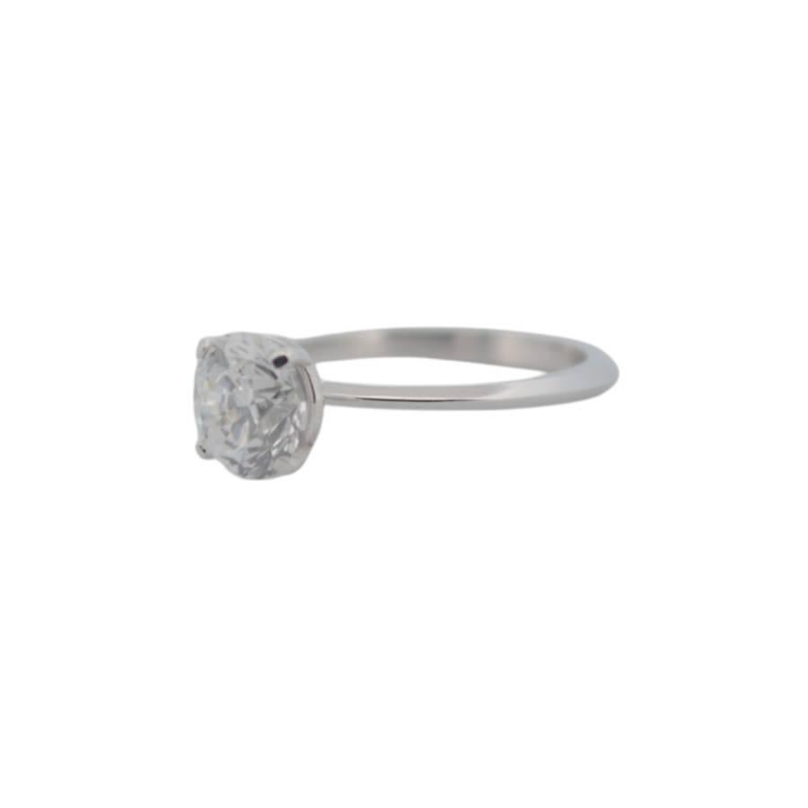 Taille brillant Bague de fiançailles en or blanc 18 carats avec diamant naturel en vente