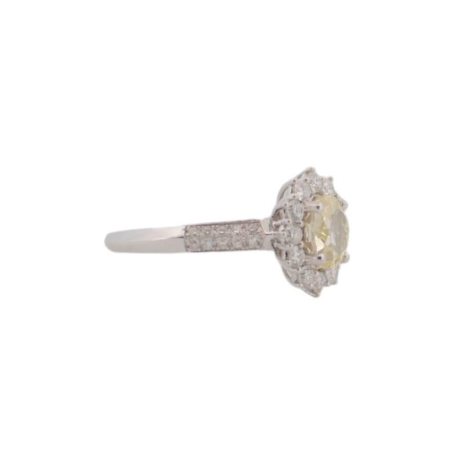 Verlobungsring aus 18 Karat Weißgold mit natürlichen Diamanten im Zustand „Hervorragend“ im Angebot in București, București