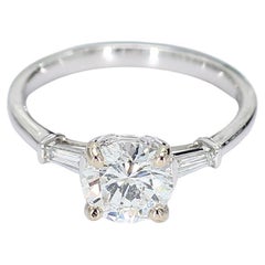 Bague de fiançailles en or blanc 18k avec centre et accents en diamant rond - Taille 6.5