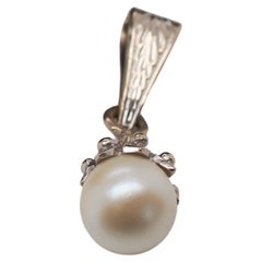 18k White Gold Engraved Pearl Drop Vintage Pendant