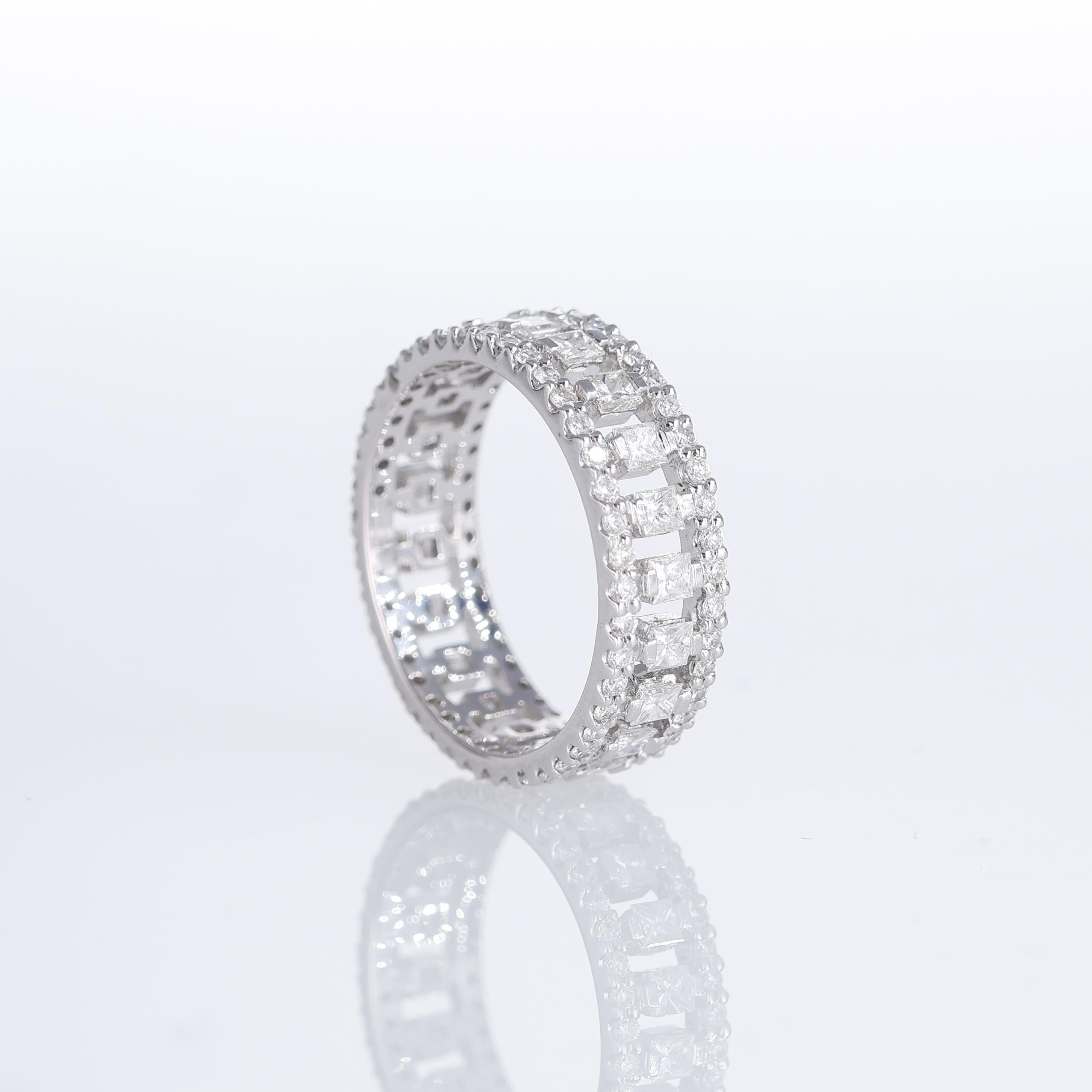 Brilliant Cut 18K White Gold Eternity Band with Baguette and Brilliant-Cut Diamonds For Sale
