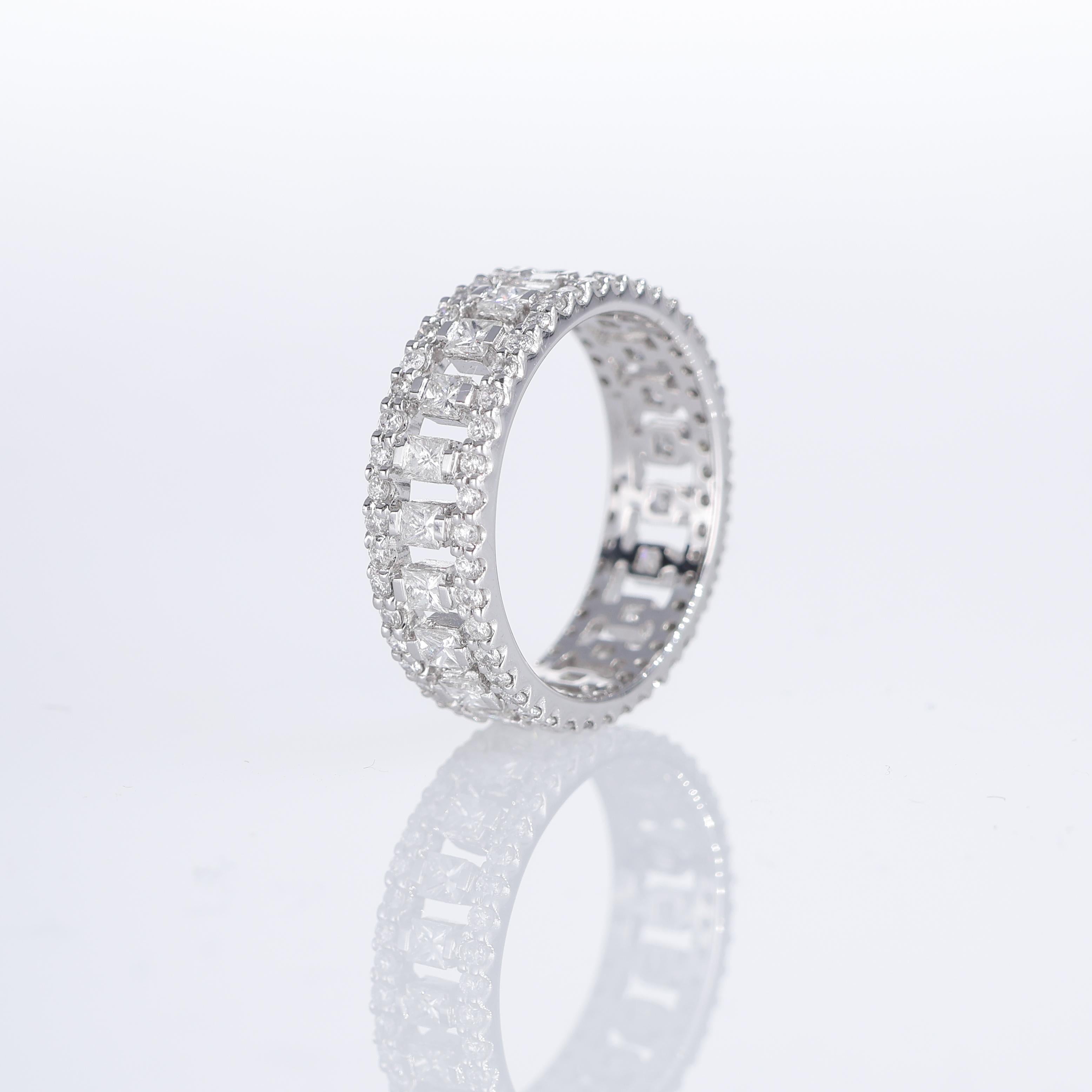 18K White Gold Eternity Band with Baguette and Brilliant-Cut Diamonds In New Condition For Sale In Bergamo, BG