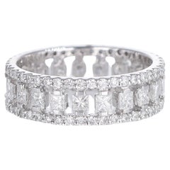 18K White Gold Eternity Band with Baguette and Brilliant-Cut Diamonds