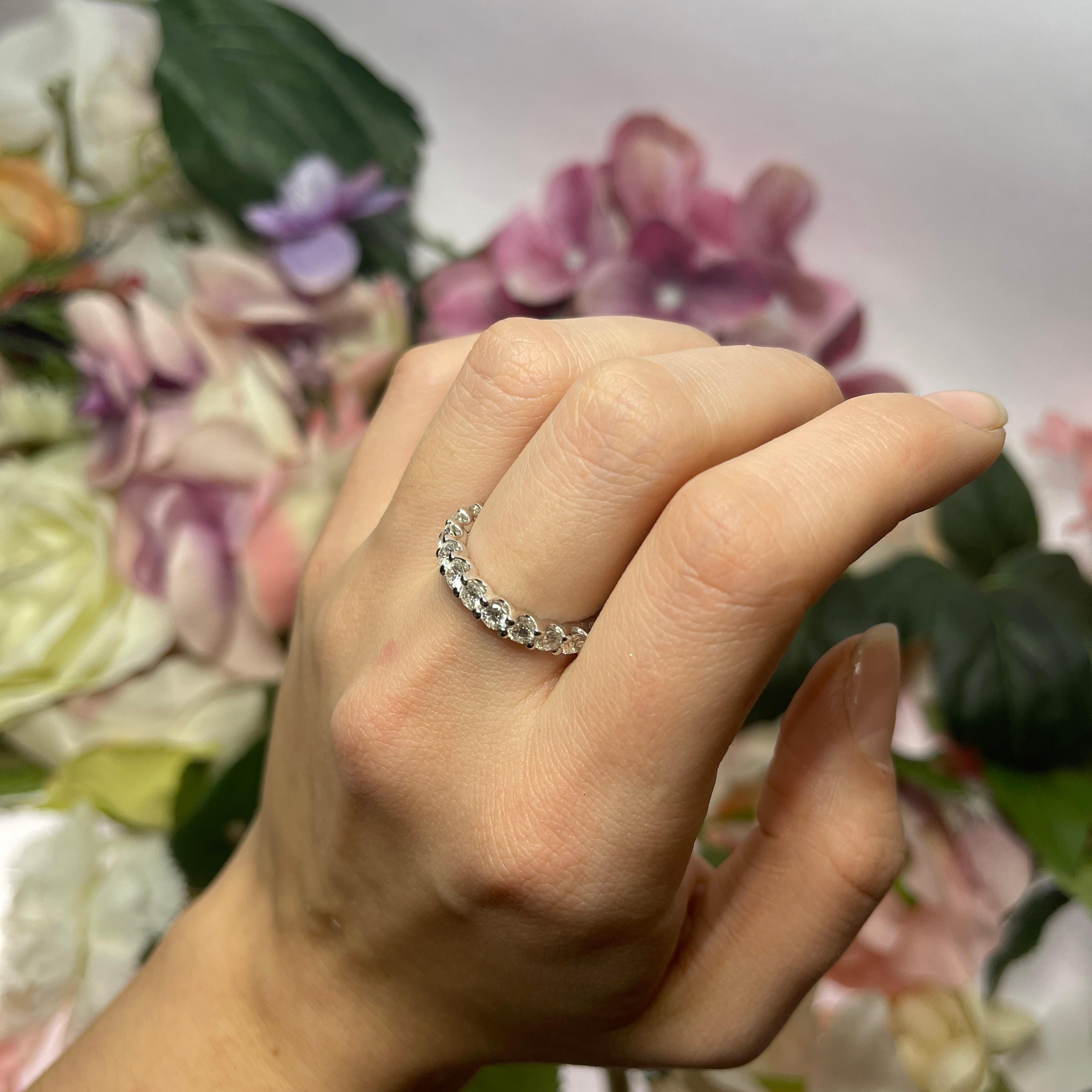 18K White Gold Eternity Band with Brilliant-Cut Diamonds F VVS For Sale 1