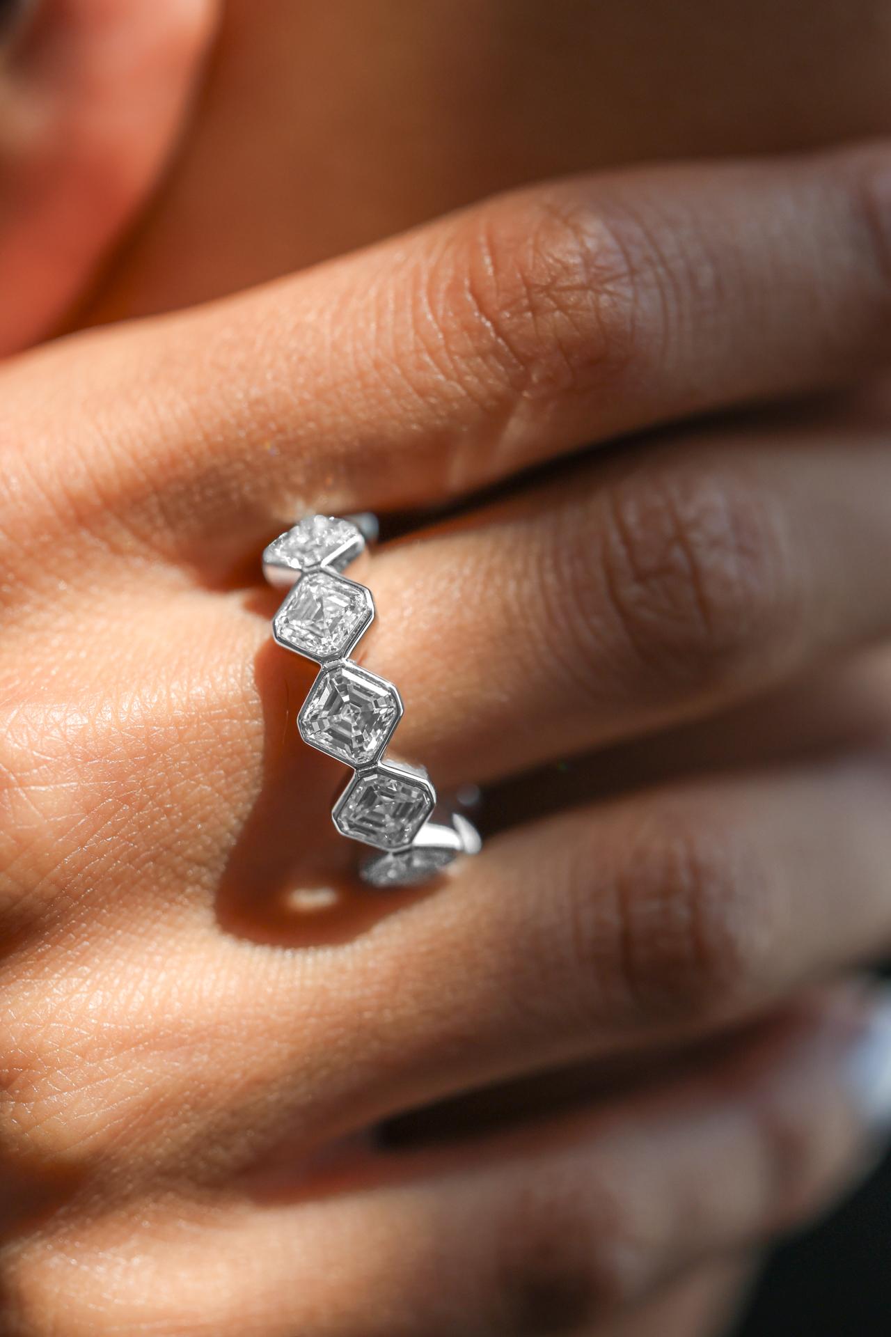 -Whole Ring is E-color to G-color 
-IF to VVS2
-Asher Diamonds 
