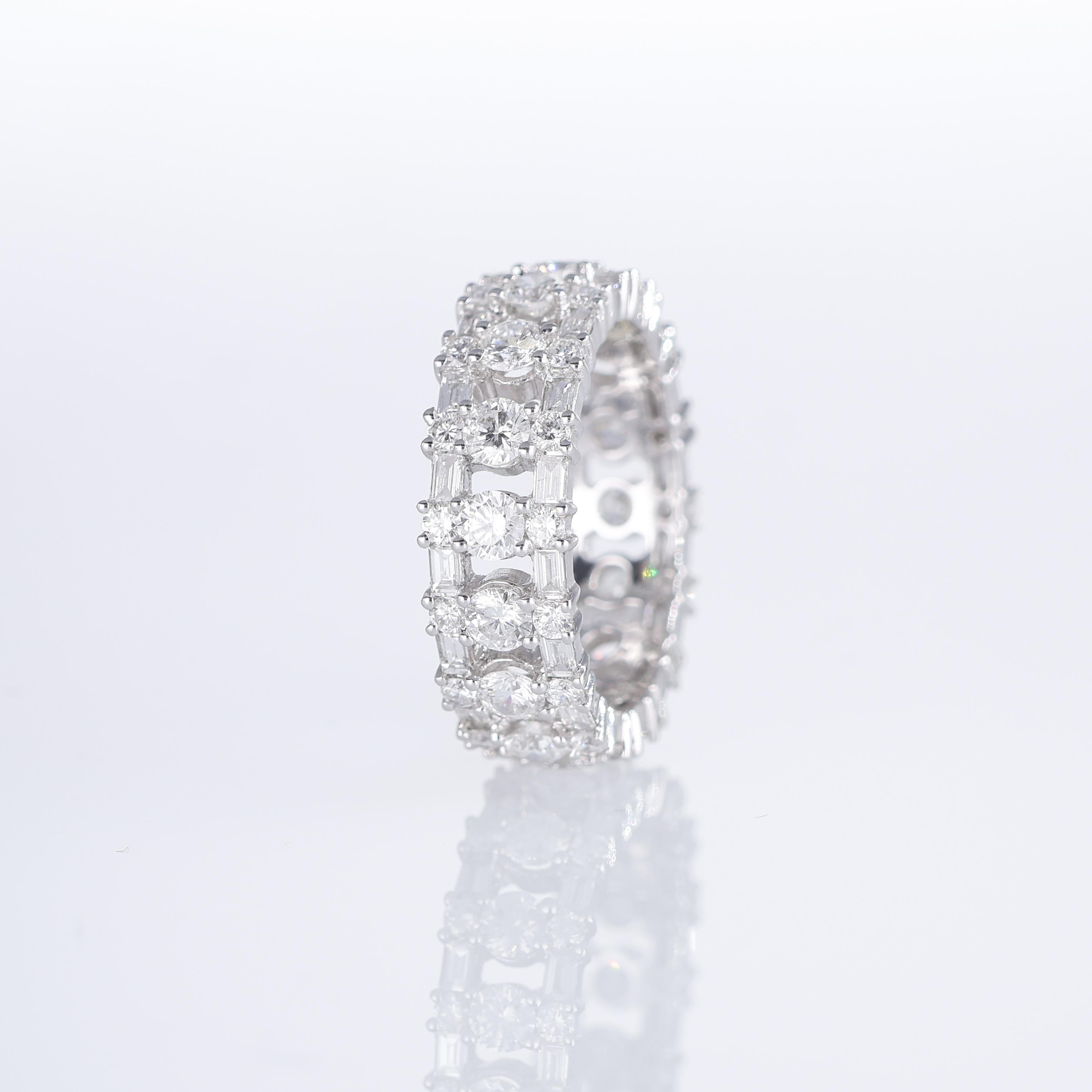 Women's or Men's 18K White Gold Eternity Ring with Diamonds For Sale