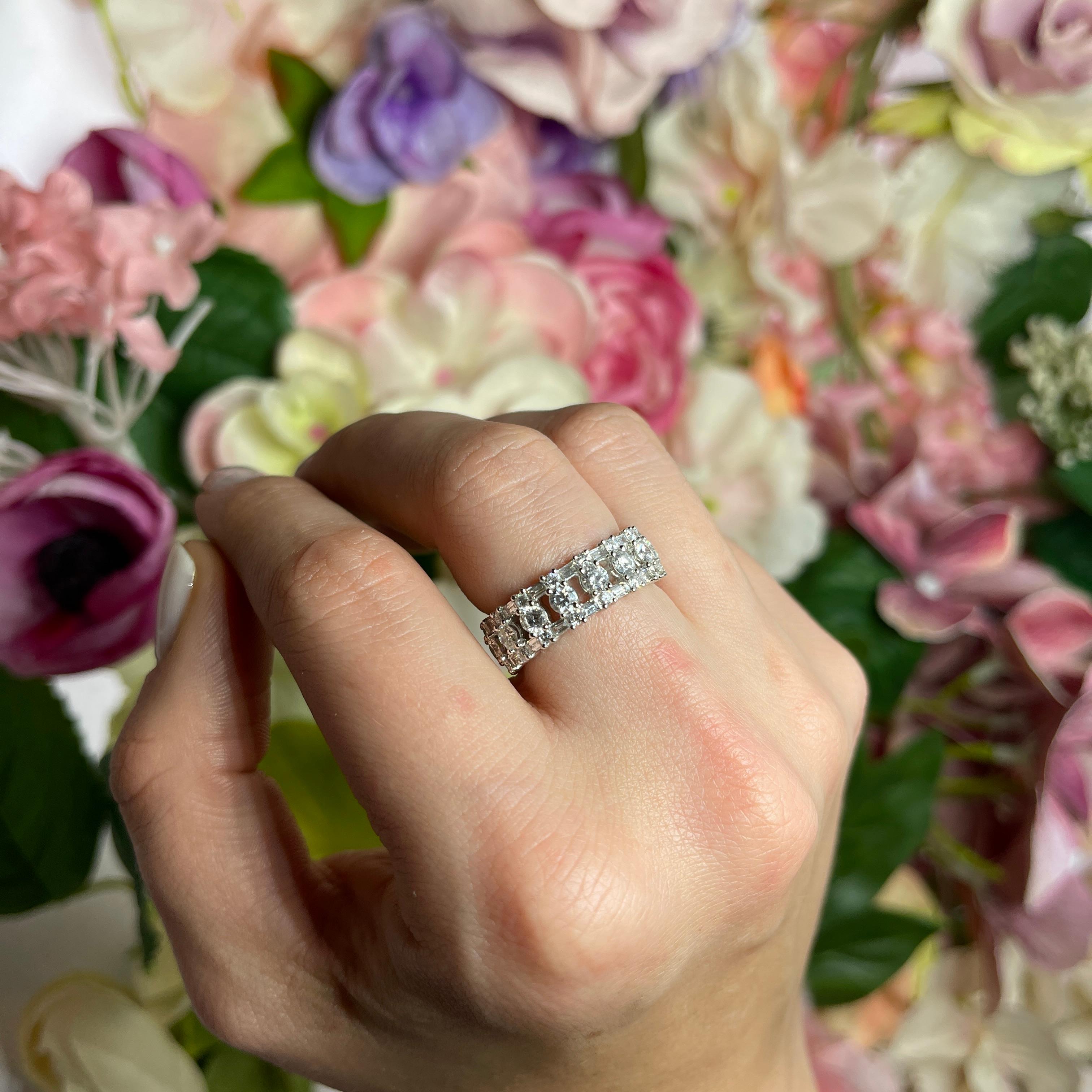 18K White Gold Eternity Ring with Diamonds For Sale 2