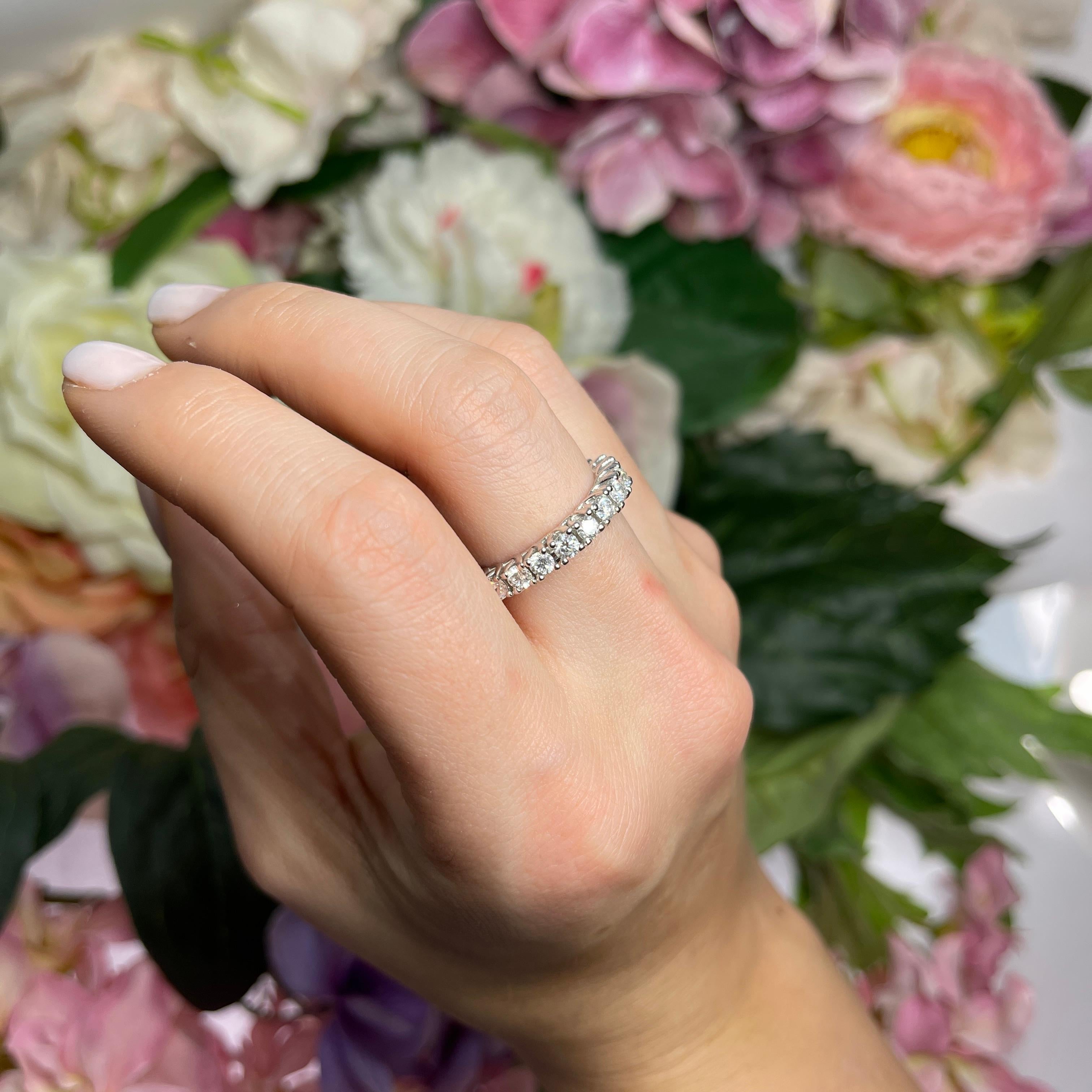 18K White Gold Eternity Ring with Natural White Diamonds For Sale 2