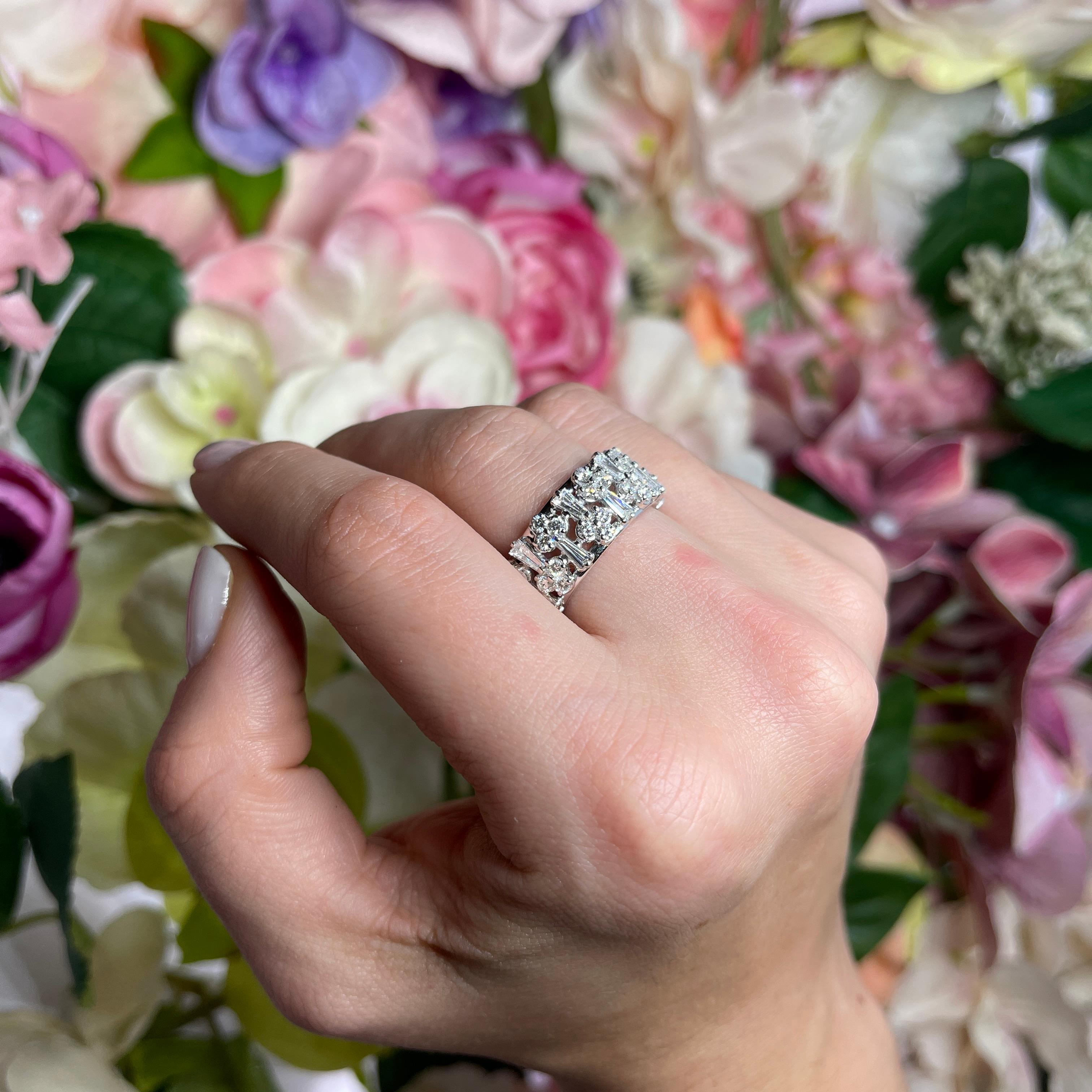 18K White Gold Eternity Ring with Trapezoid, Brilliant-Cut White Diamonds For Sale 1
