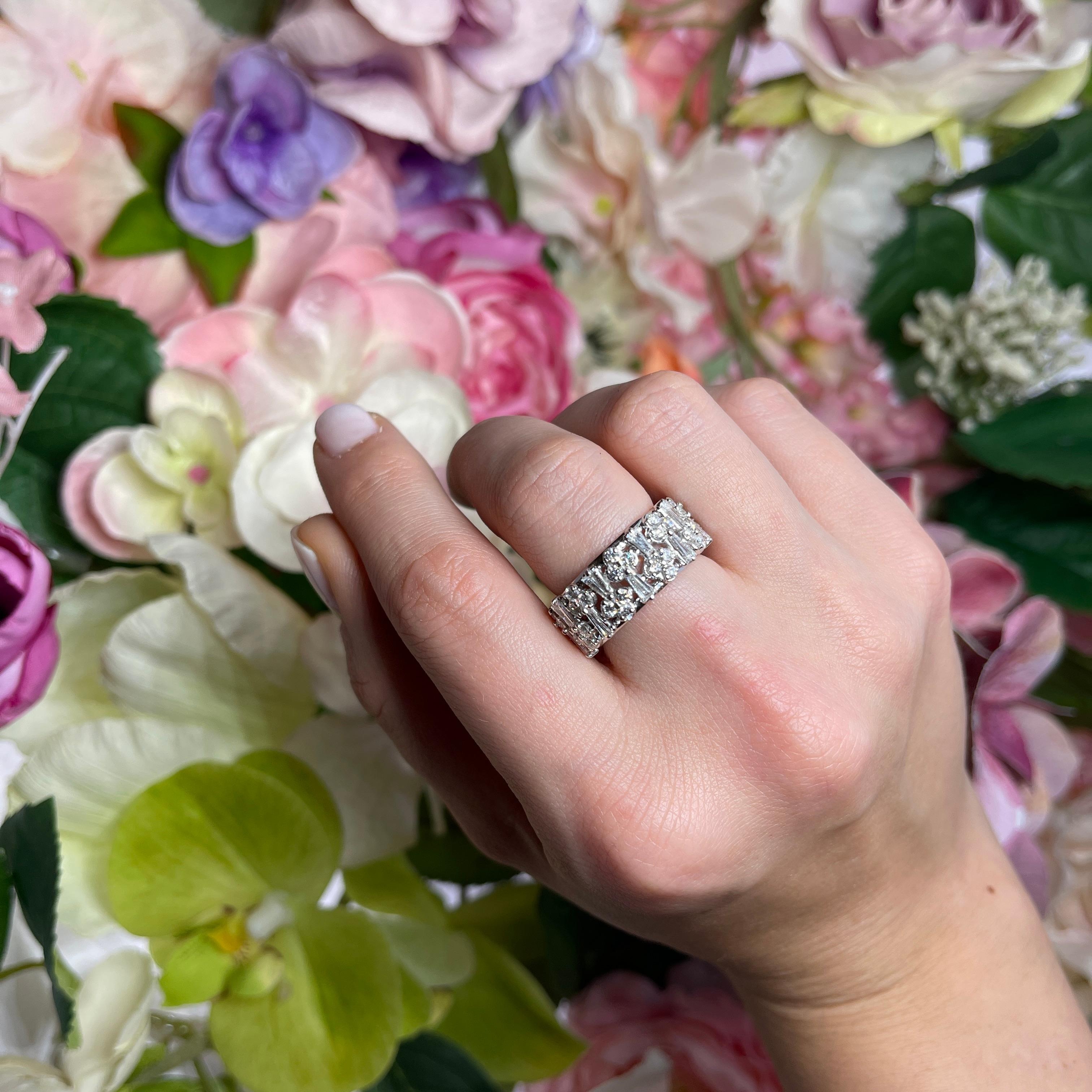 18K White Gold Eternity Ring with Trapezoid, Brilliant-Cut White Diamonds For Sale 2