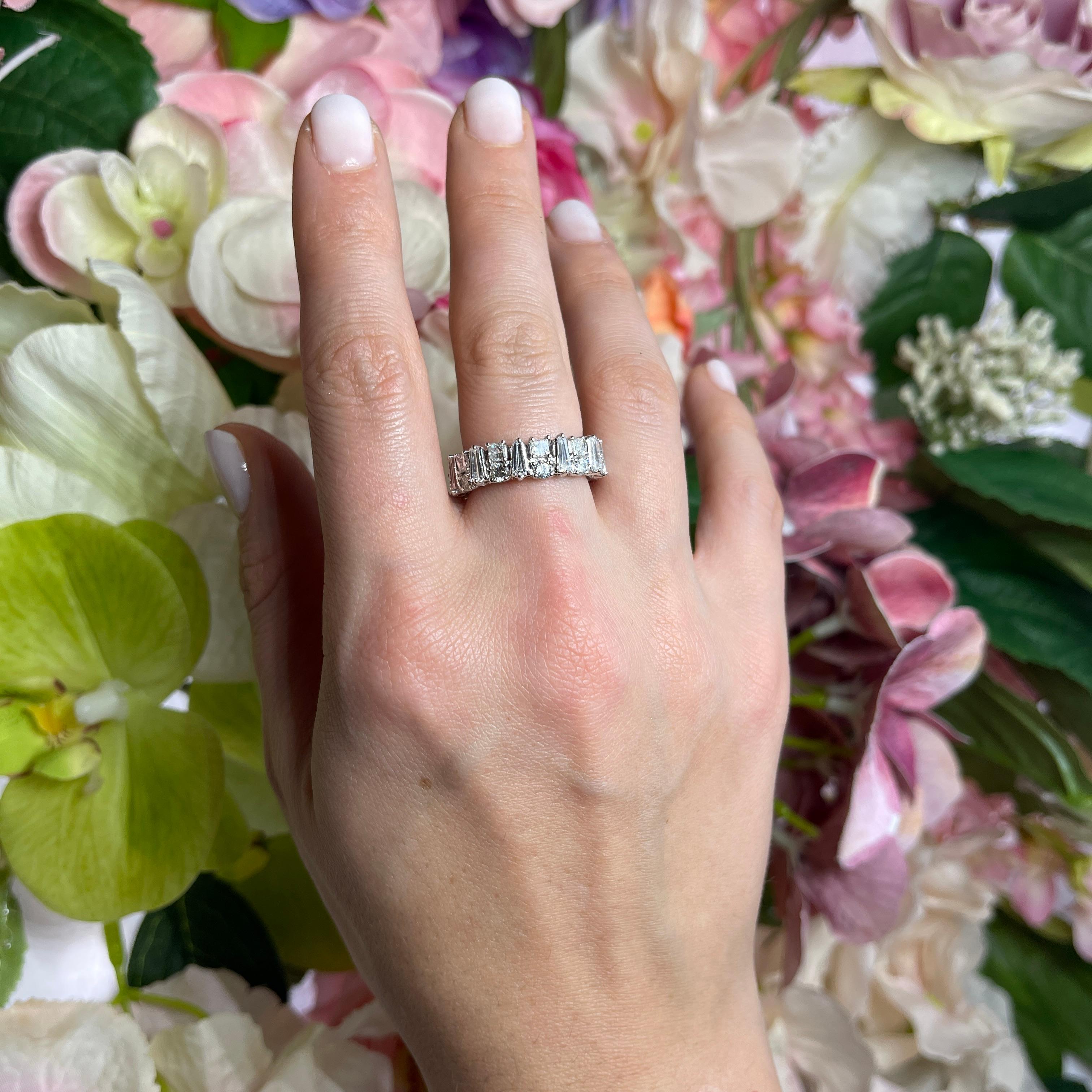 Women's or Men's 18K White Gold Eternity Ring with Trapezoid, Princess, and Brilliant-Cut Diamond For Sale
