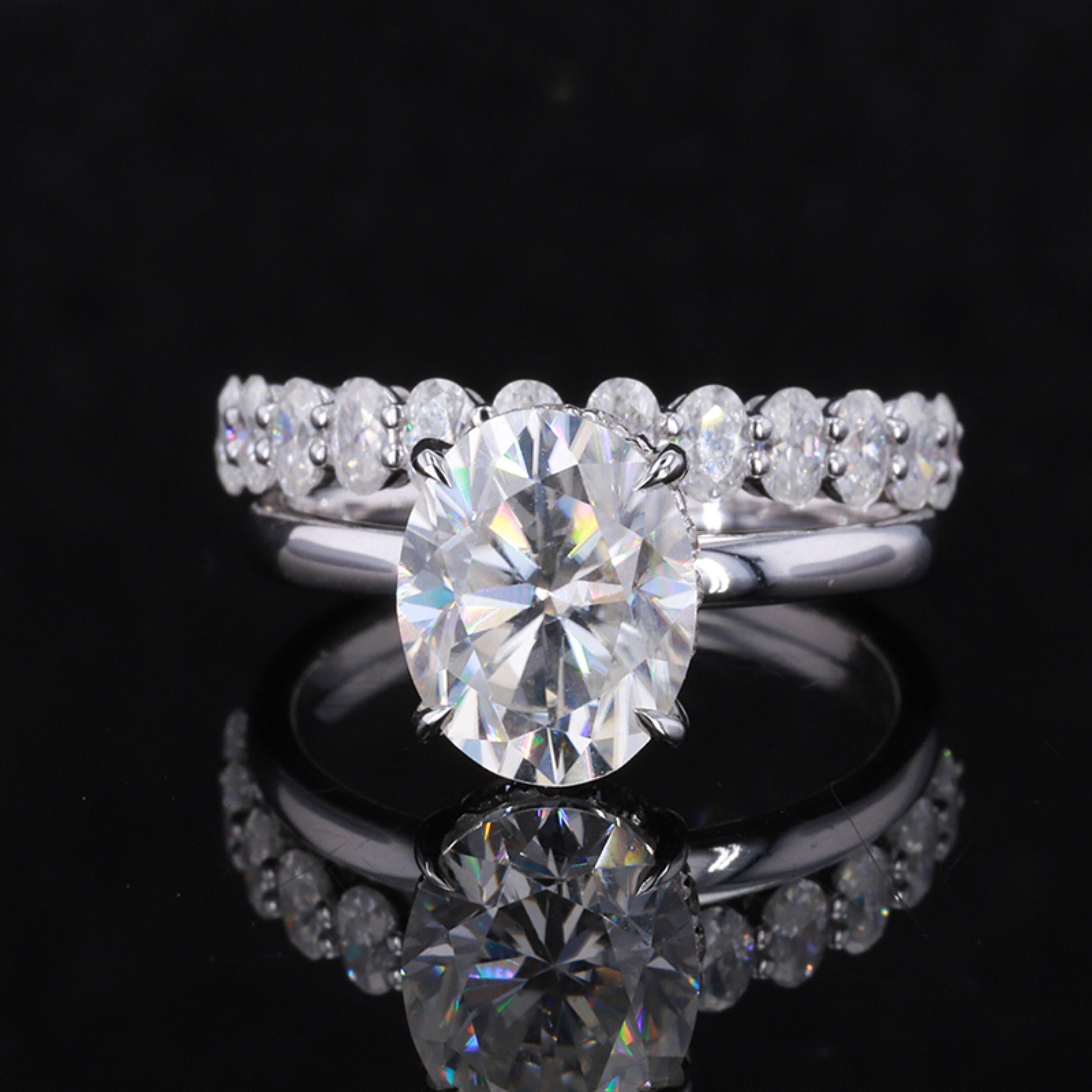 Im Angebot: Antiker 2 Karat zertifizierter natürlicher Diamant Verlobungsring in 18K Gold () 4