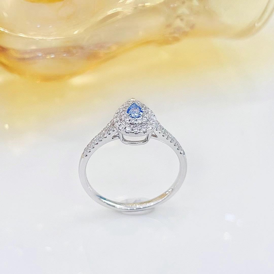 18K White Gold Fancy Blue Diamond & Diamond Ring In New Condition For Sale In Kowloon, HK