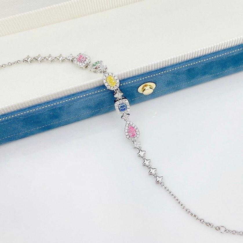 Modern 18K White Gold Fancy Diamond Classic Star Bracelet For Sale