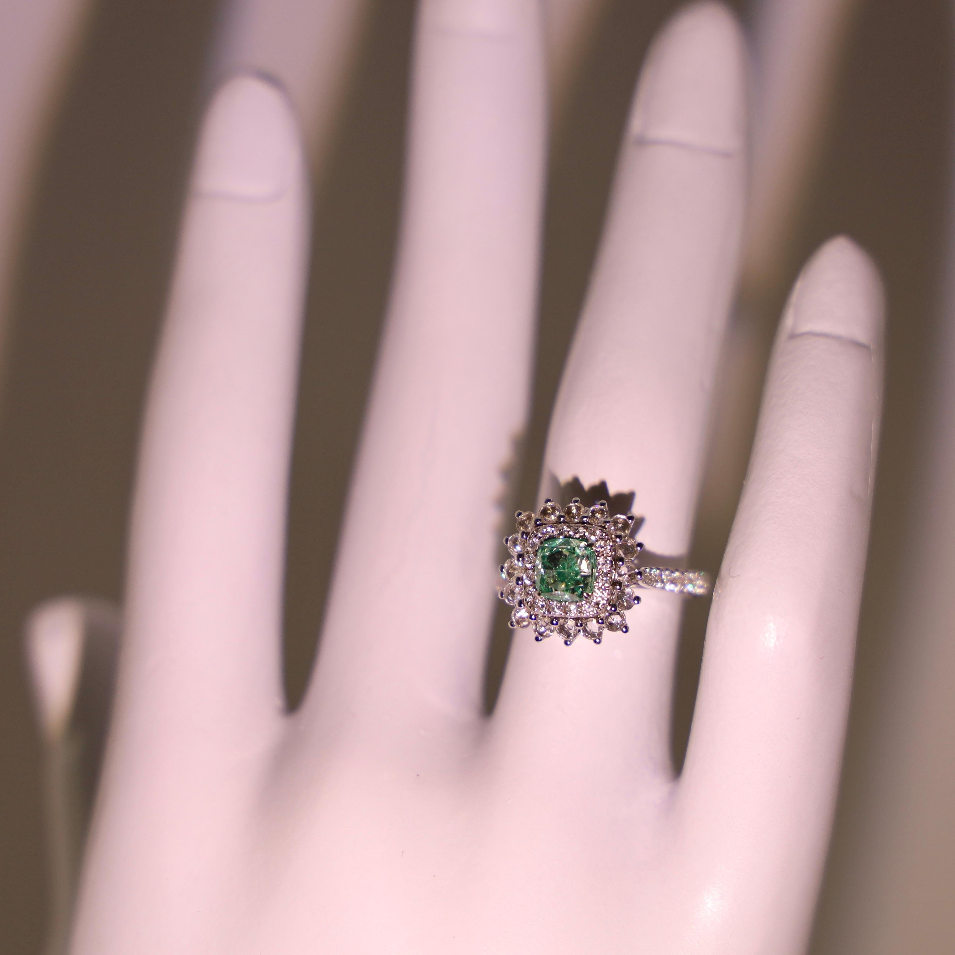 18K White Gold Fancy Green Diamond & Diamond Cocktail Ring For Sale 1