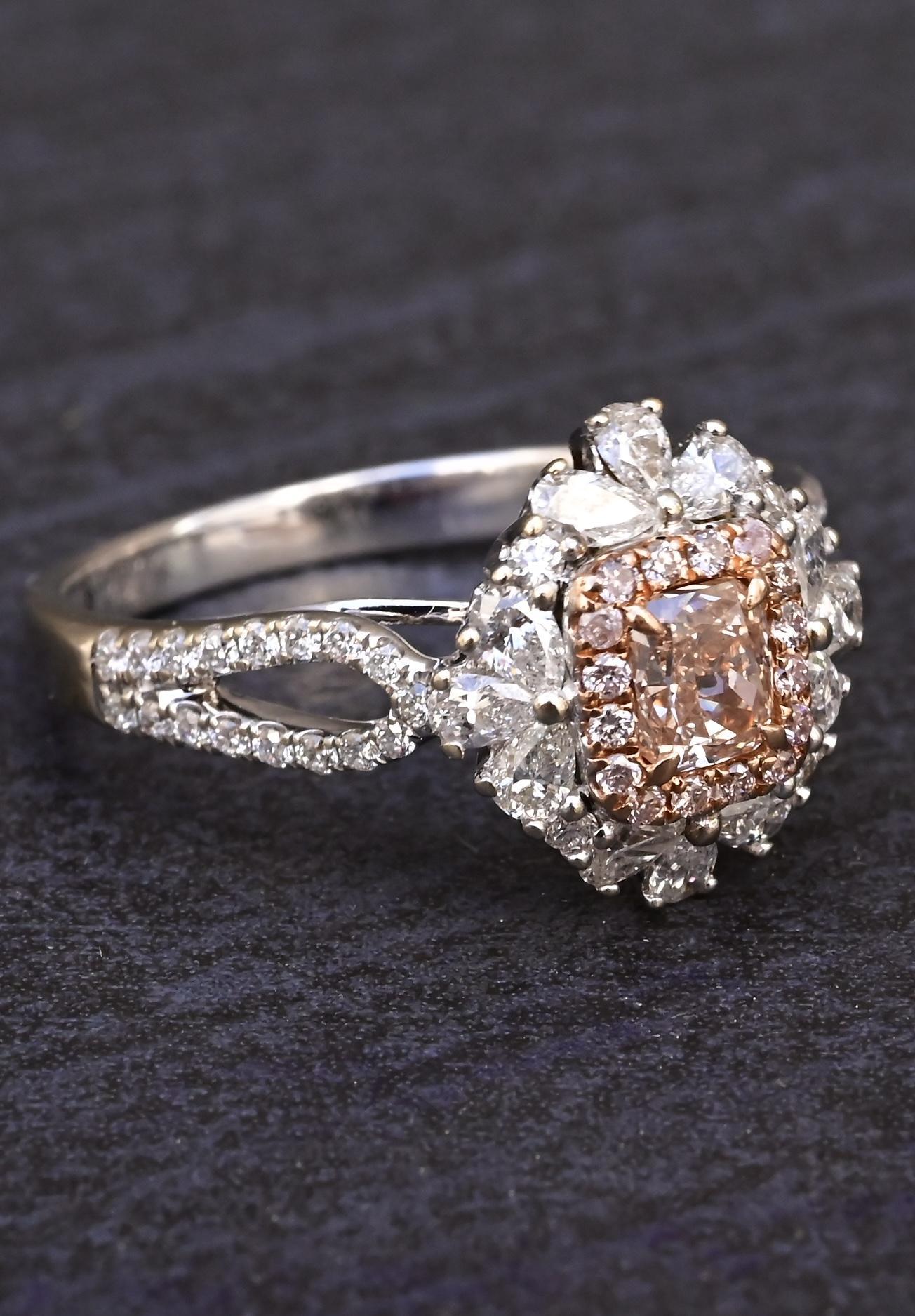 18K White Gold Fancy Pink-Brown Diamond Halo Ring 1.46 Cts. GIA / IGI Certified in vendita 1