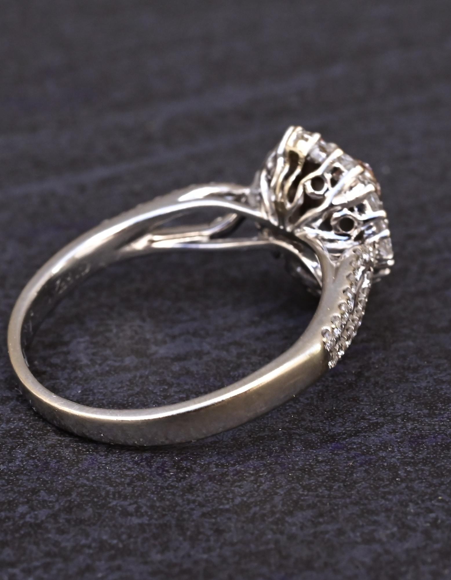 18K White Gold Fancy Pink-Brown Diamond Halo Ring 1.46 Cts. GIA / IGI Certified in vendita 3
