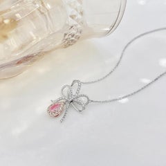 Collar Colgante de Oro Blanco de 18 K con Diamantes y Diseño de Arco de Diamantes Rosa Fantasía