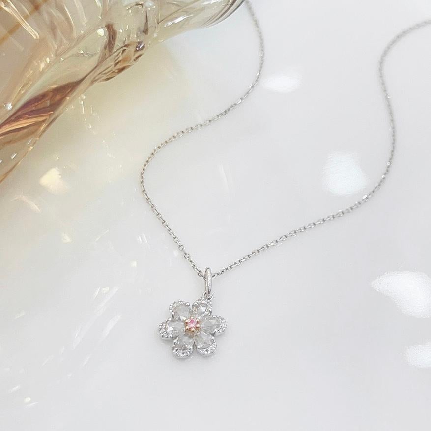 18K White Gold Fancy Pink Diamond & Rose Cut Diamond Snowflake Pendant Necklace In New Condition For Sale In Kowloon, HK