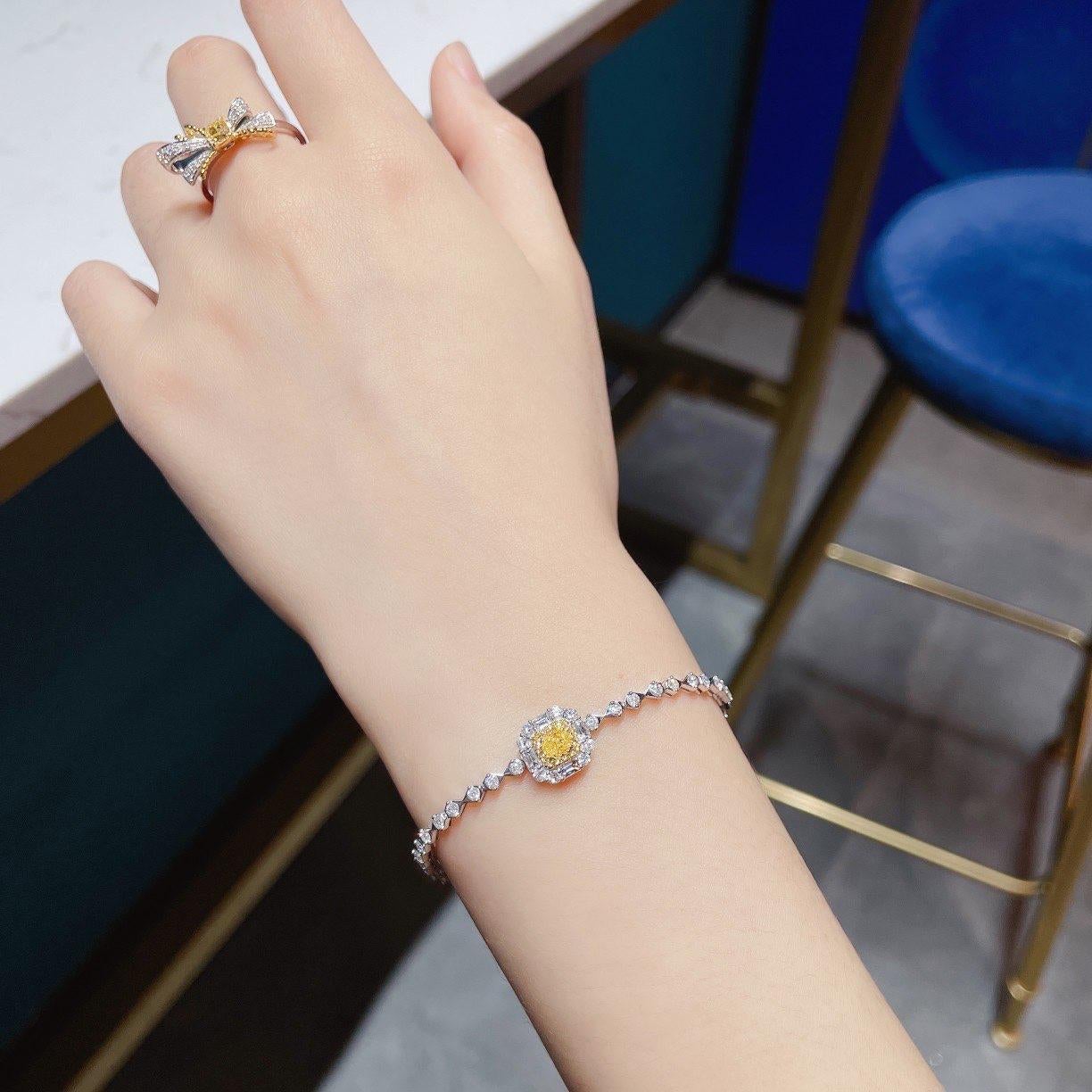 Bracelet en or blanc 18K avec diamant et diamant jaune fantaisie Neuf - En vente à Kowloon, HK