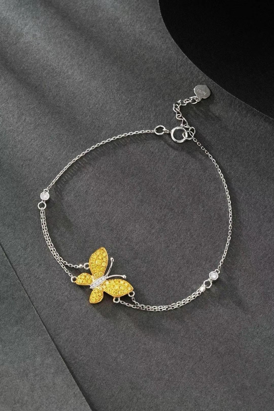 Fancy Yellow Diamonds - 0.34 CT
Diamonds - 0.06 CT
Total Weight - 2.51 GM