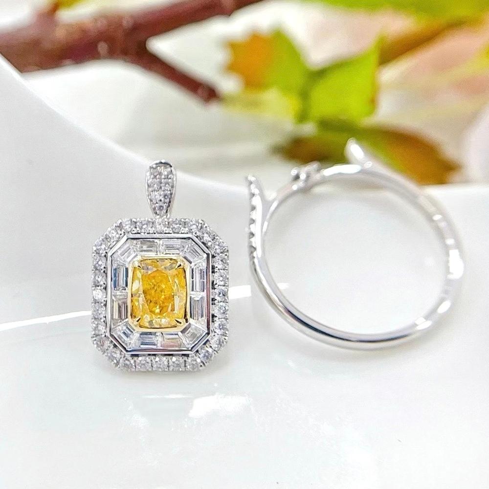 18K White Gold Fancy Yellow Diamond & Diamond Cocktail Ring In New Condition For Sale In Kowloon, HK