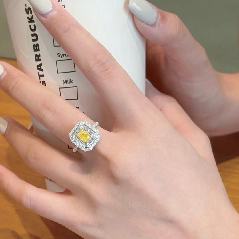 18K White Gold Fancy Yellow Diamond & Diamond Cocktail Ring For Sale 1