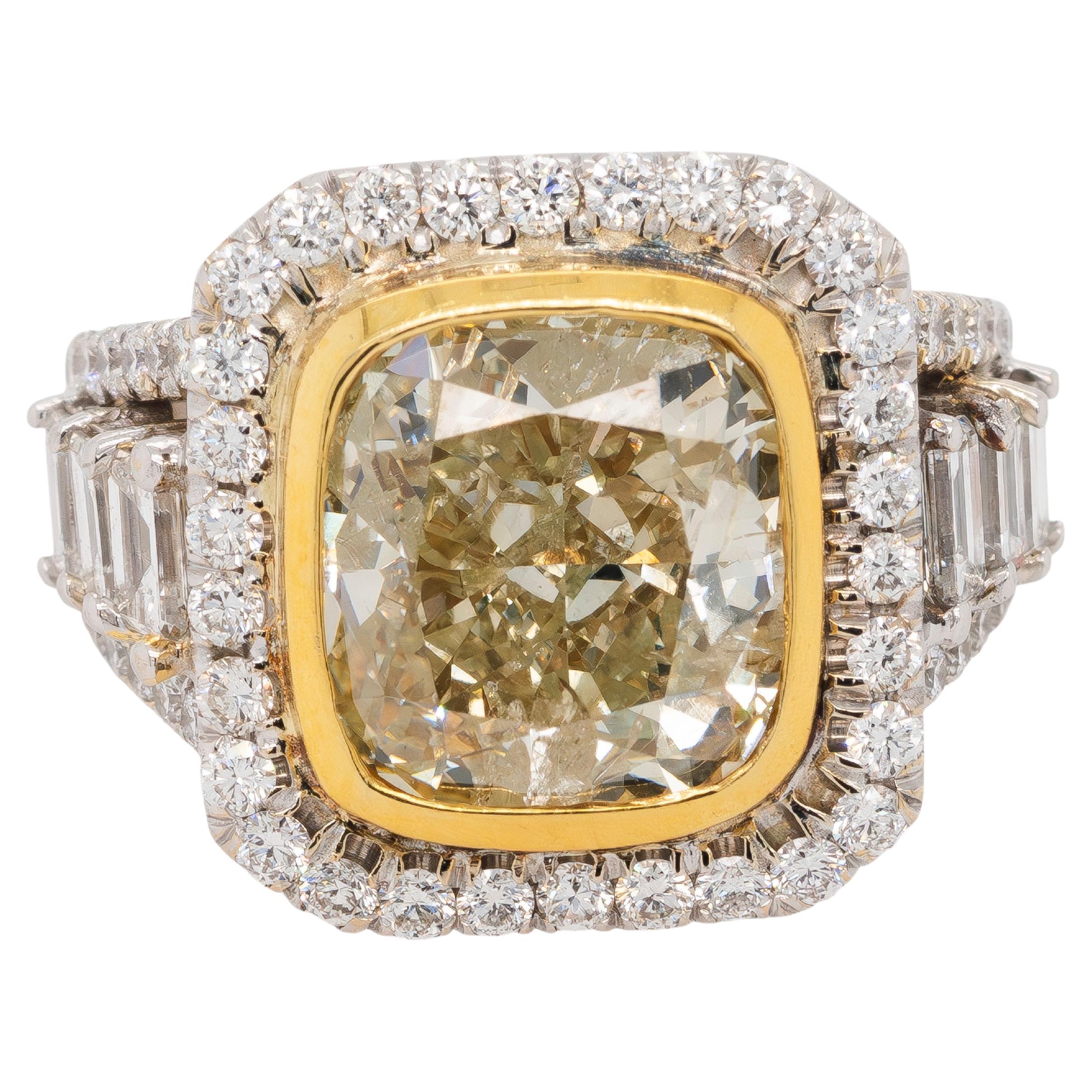 Anillo de diamantes amarillos fantasía de oro blanco de 18 quilates
