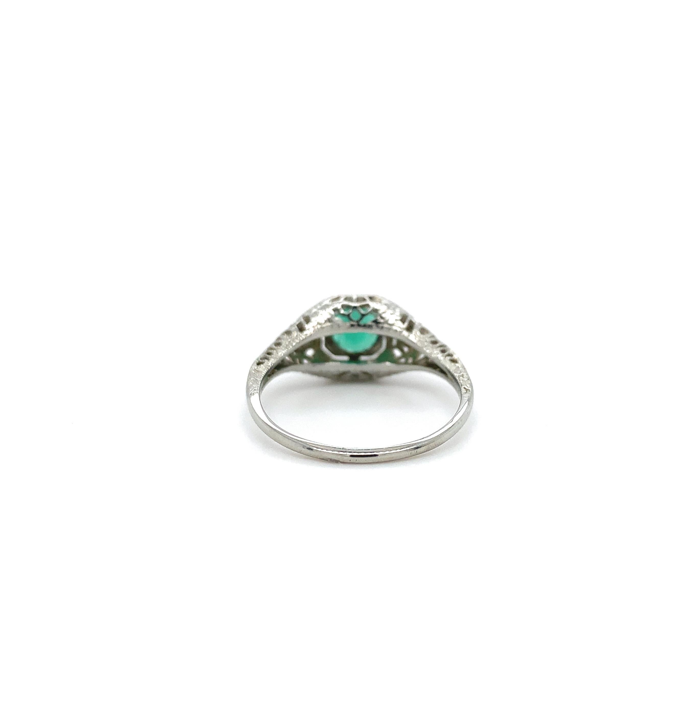 18K white gold Filigree Deco .55ct Emerald Ring In Good Condition For Sale In Big Bend, WI