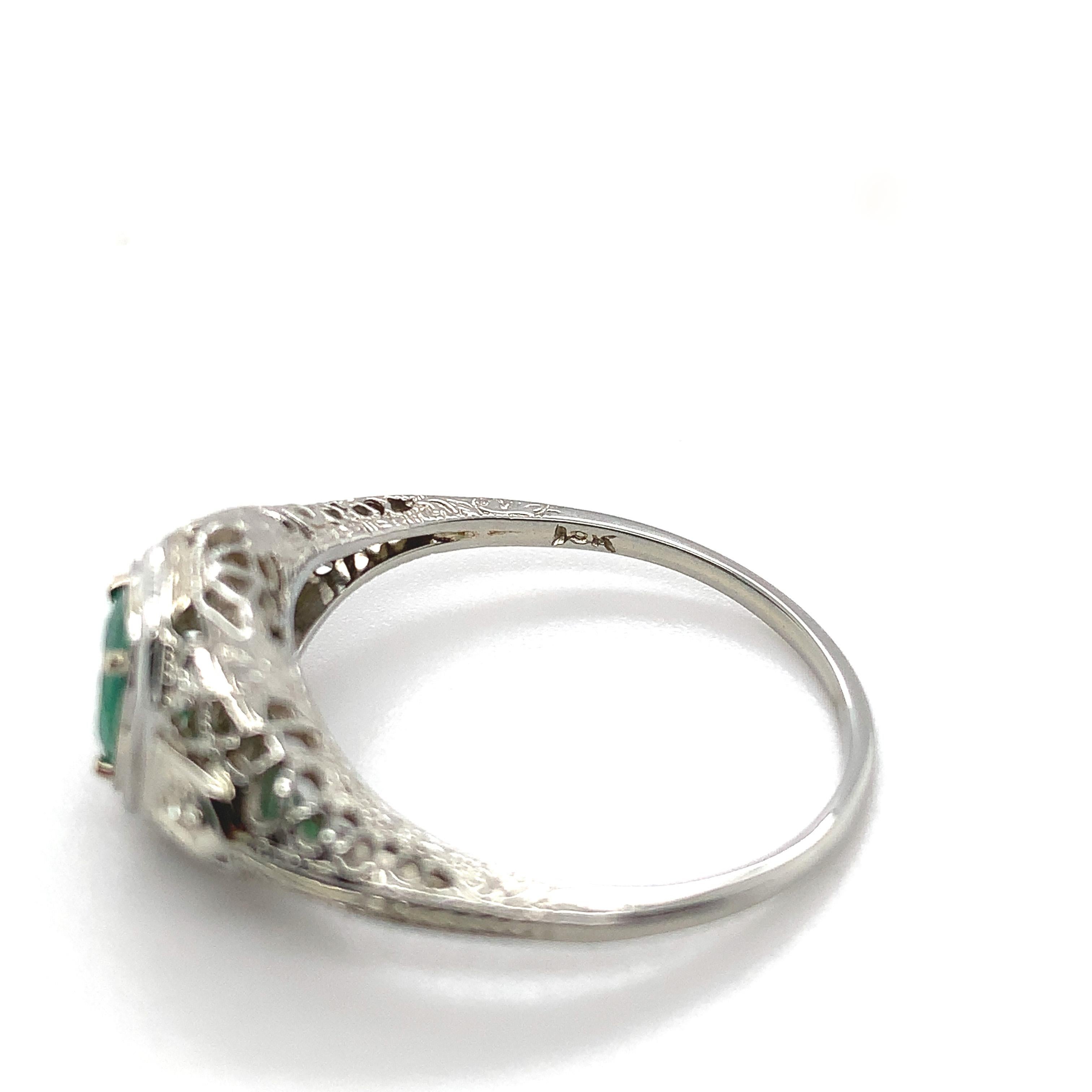 18K white gold Filigree Deco .55ct Emerald Ring For Sale 2