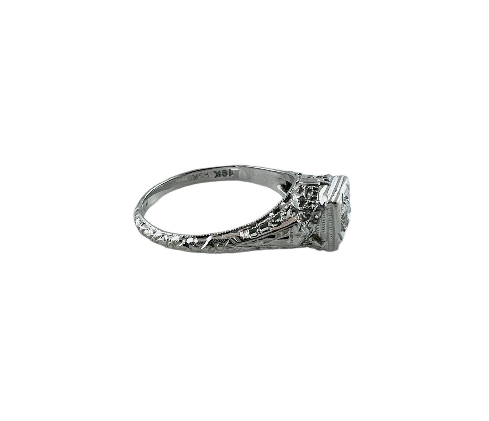 18K White Gold Filigree Diamond Ring Size 7 #16547 In Good Condition For Sale In Washington Depot, CT